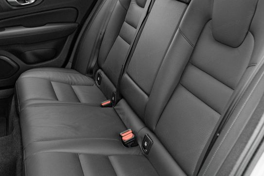 Volvo V60 B4 B Plus Dark