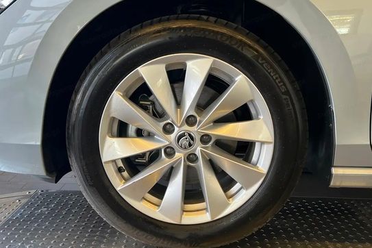 Skoda Superb Edition 130 2.0 TDI DSG 4x4