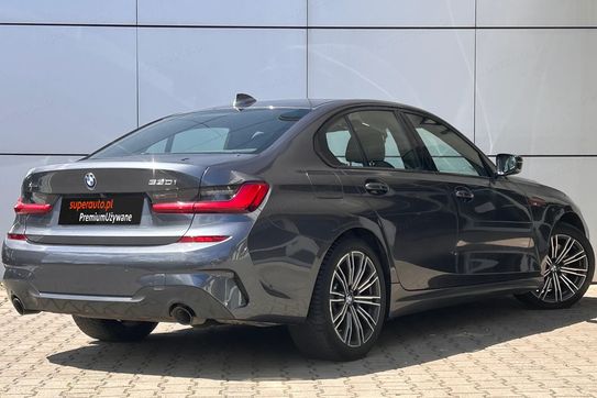 BMW Seria 3 330i xDrive M Sport sport-aut