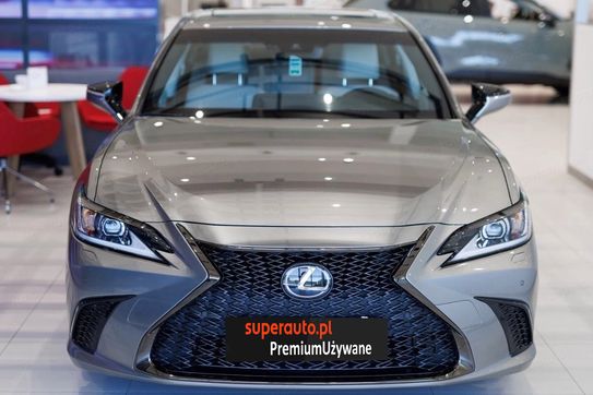 Lexus ES 300h F Sport Design