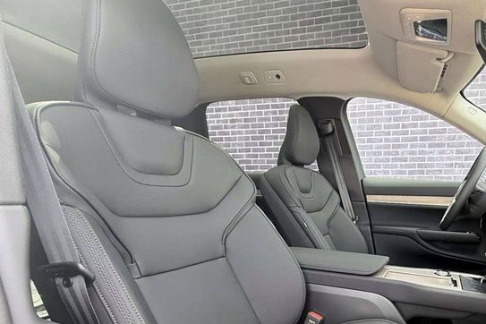 Volvo EX90 Twin AWD Plus 7 os