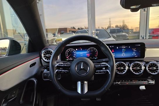 Mercedes CLA 200 mHEV AMG Line 7G-DCT