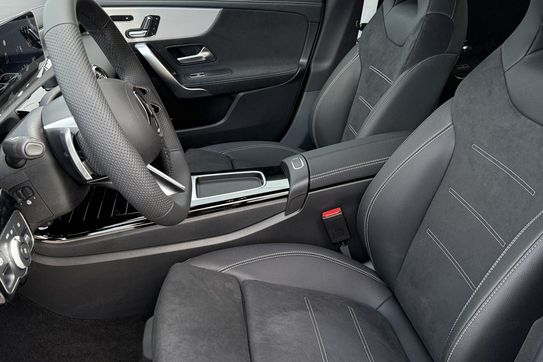 Mercedes CLA 200 AMG Line Shooting Brake