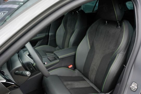 Peugeot 308 GT Exclusive S&S e-DCS6 1.2 mHEV