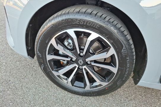 Renault Clio Techno 1.6 E-Tech Hybrid AT