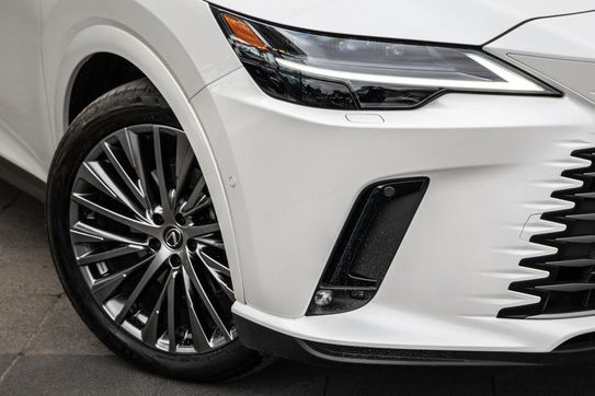 Lexus RX 450h+ Omotenashi 2.5 Hybrid Plug-in