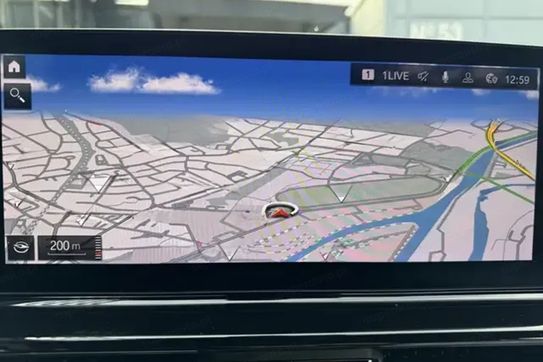 BMW Seria 8 840i xDrive Karbiolet