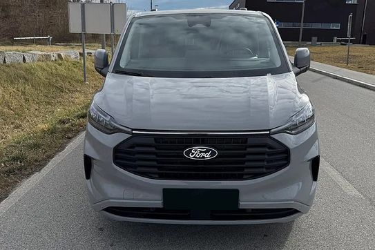 Ford Transit Custom 320 L2H1 Limited A8