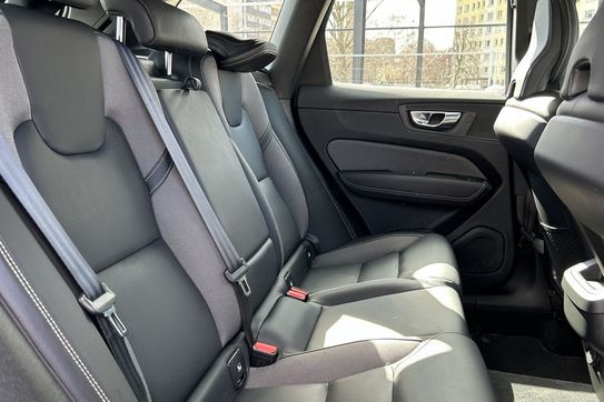 Volvo XC60 B4 D AWD Plus Dark