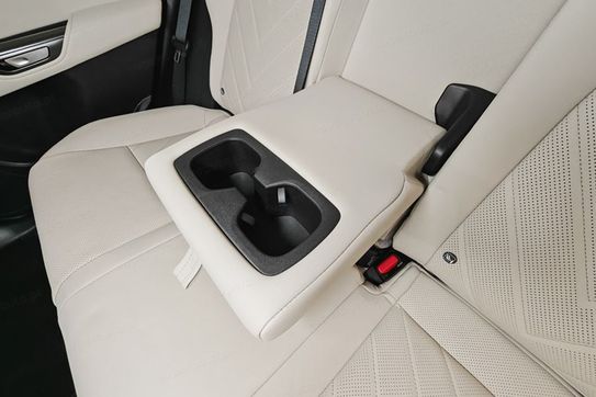 Lexus NX 350h Omotenashi 2.5 Hybrid AWD