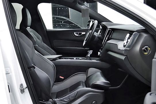Volvo XC60 B4 B R-Design aut