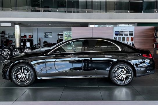 Mercedes Klasa E 300 e 4-Matic AMG