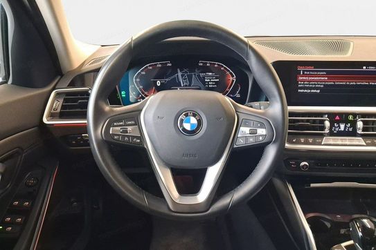 BMW Seria 3 318i Luxury Line sport-aut