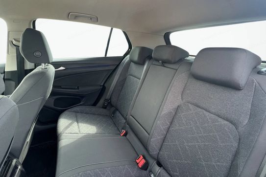 Volkswagen Golf eTSI Life DSG