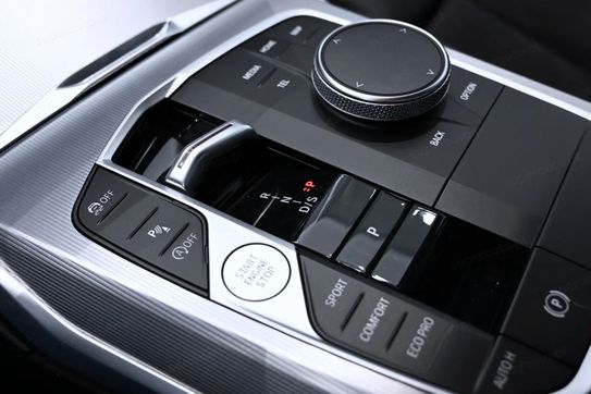 BMW Seria 3 330i xDrive M Sport aut