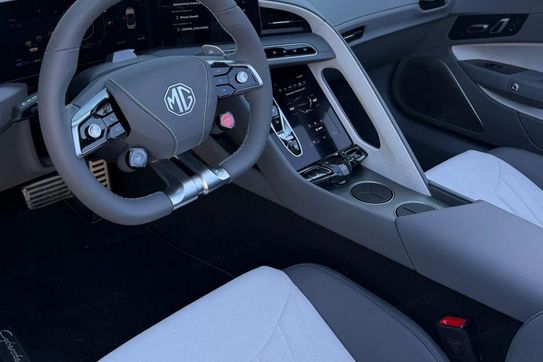 MG Cyberster 77kWh RWD Czarny Dach