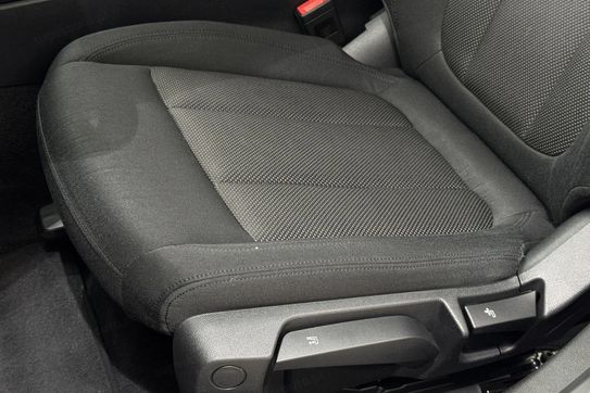 BMW Seria 3 318i Advantage aut