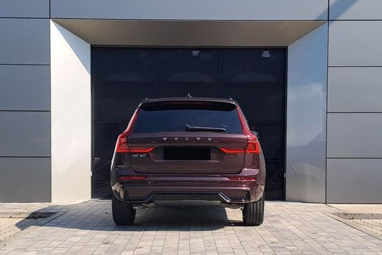 Volvo XC60 B5 AWD Ultra Dark