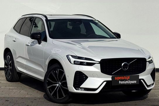Volvo XC60 B5 B AWD Ultra Dark