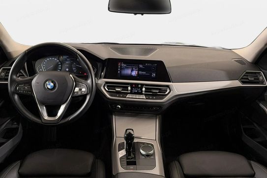 BMW Seria 3 318d mHEV aut