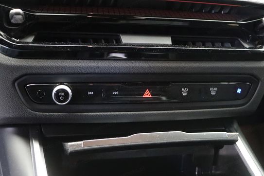 BMW Seria 3 330e xDrive M Sport