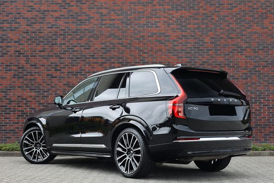 Volvo XC90 B5 AWD Ultra Bright