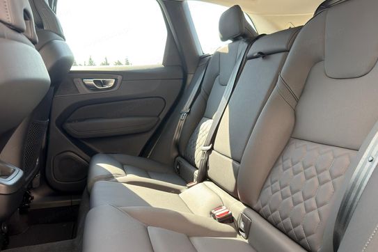 Volvo XC60 B5 B AWD Plus Dark