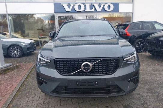 Volvo XC40 B3 Ultra Dark