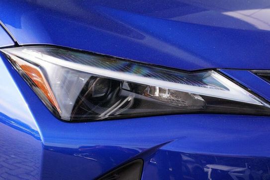 Lexus UX 300h F Sport Design Hybrid Dynamic Force