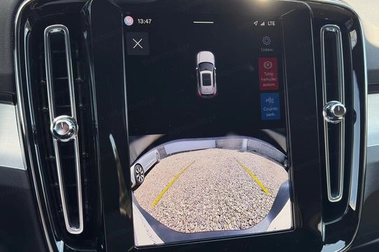 Volvo XC40 B3 Plus Dark