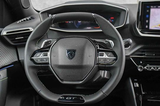 Peugeot 2008 GT Exclusive e-DCS6 1.2 PureTech mHEV