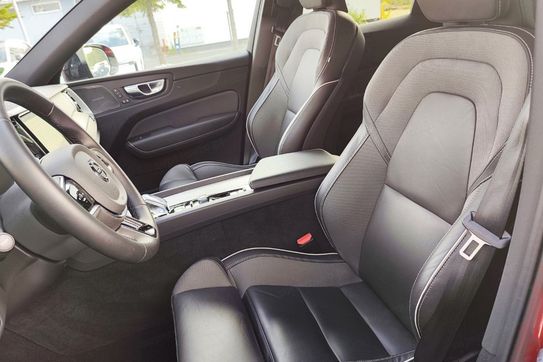 Volvo XC60 B5 B AWD Plus Dark