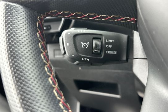 DS DS 7 Performance Line 1.6 E-Tense Hybrid AT