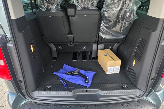 Peugeot Traveller Long L2H1 Business VIP EAT8