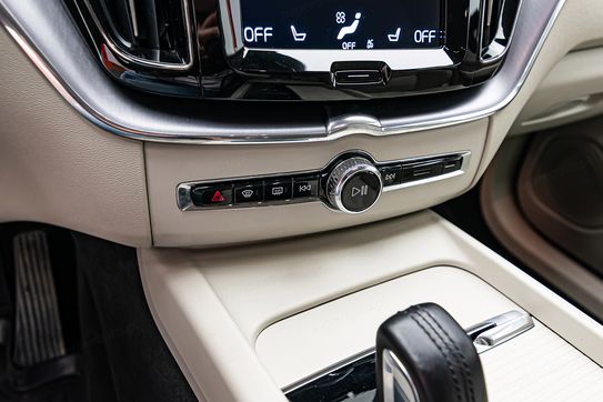 Volvo XC60 B4 D AWD Momentum Pro aut