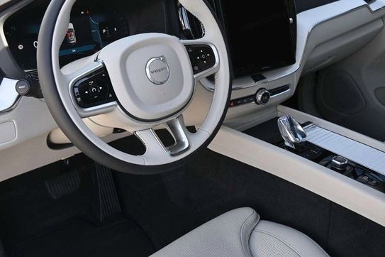 Volvo XC60 B5 B AWD Ultra Dark