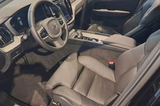 Volvo XC60 B5 B AWD Plus Dark