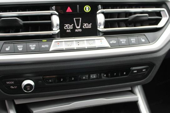 BMW Seria 3 318i aut