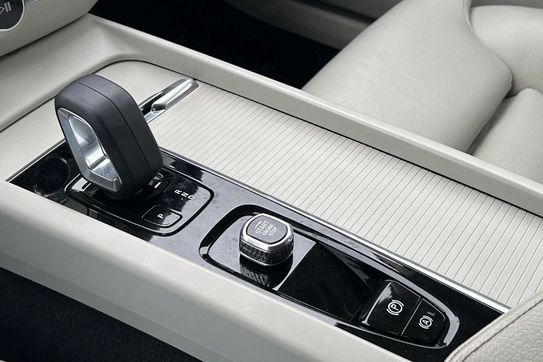 Volvo V60 B4 B Momentum Pro