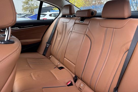 BMW Seria 5 530i xDrive Luxury Line