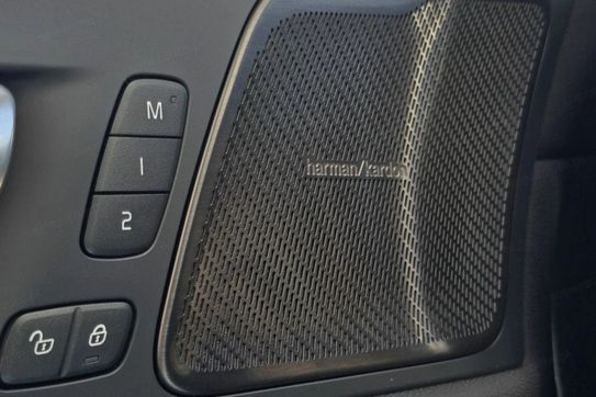 Volvo XC60 T8 Plug-In Hybrid AWD Ultra Dark