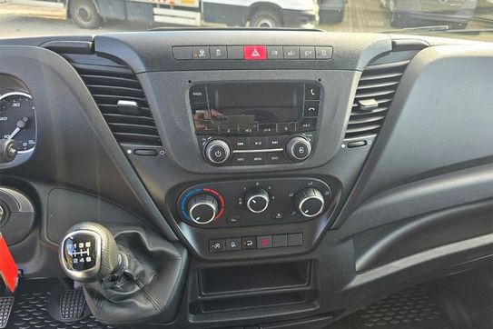 Iveco Daily 35C16 Kontener + Winda