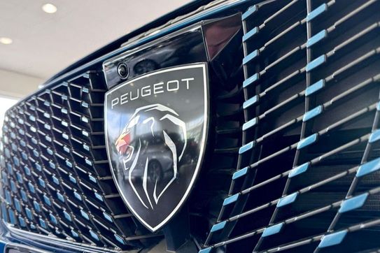 Peugeot 3008 Allure e-DCS 1.2 mHEV