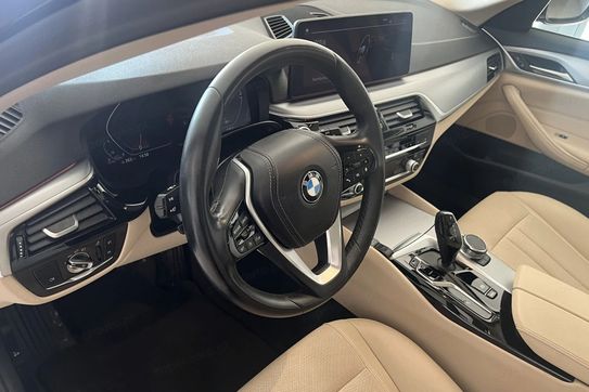 BMW Seria 5 520d mHEV aut