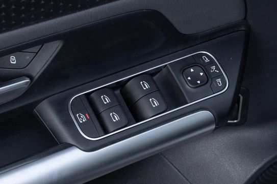 Mercedes EQA 250+  Electric Art