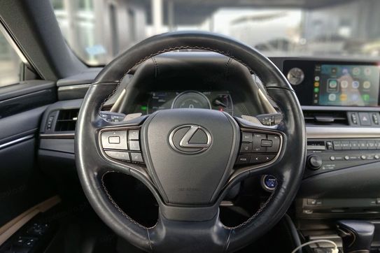 Lexus ES 300h Business Edition +