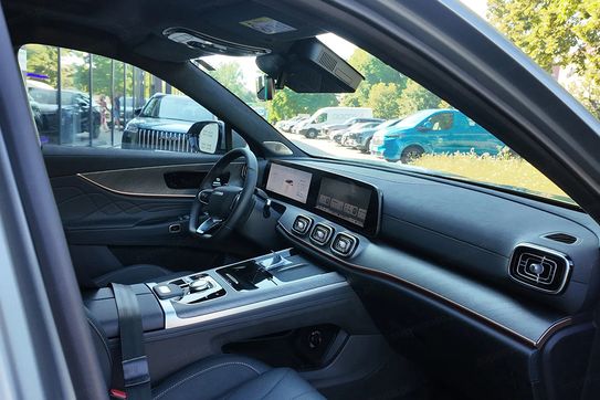Jaecoo J8 1.5 T-GDI Super Hybrid Premium DHT 5os.