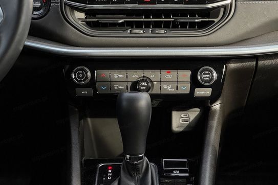 Jeep Compass 1.5 T4 Mhev Altitude Fwd S&S Dct