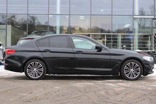 BMW Seria 5 520d xDrive Sport Line
