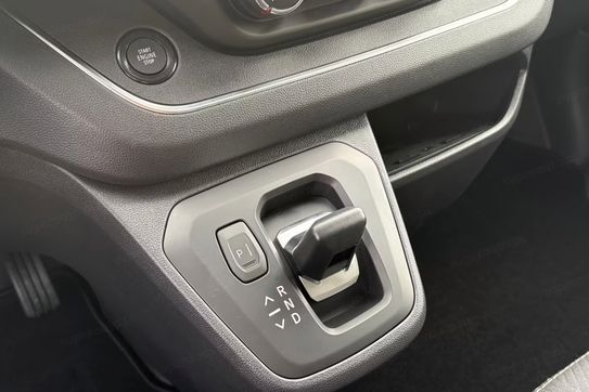 Nissan Primastar Tekna dCi 9A/T